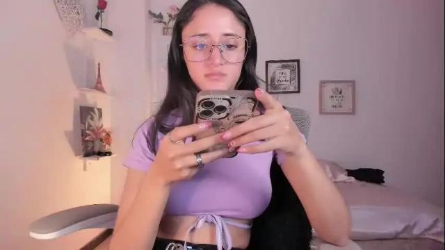 Image 12 of caroliine__ Stream on Chaturbate on 24 days ago