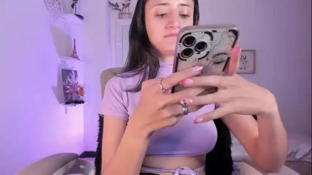 Image 2 of caroliine__ Stream on Chaturbate on 24 days ago