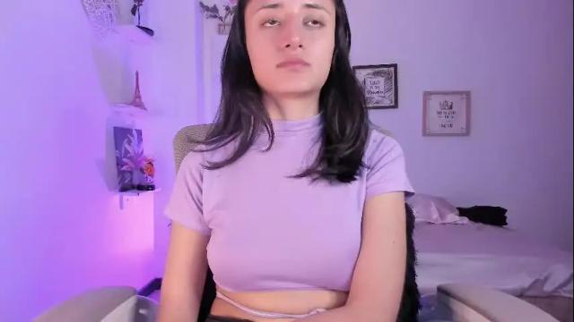 Image 3 of caroliine__ Stream on Chaturbate on 24 days ago