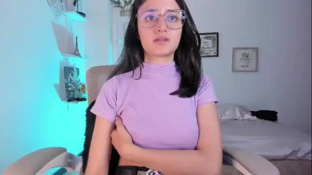 Image 7 of caroliine__ Stream on Chaturbate on 24 days ago