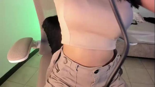 Image 2 of caroliine__ Stream on Chaturbate on 23 days ago
