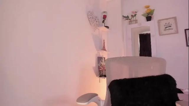 Image 4 of caroliine__ Stream on Chaturbate on 23 days ago