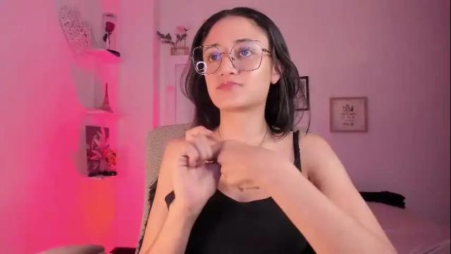 Image 7 of caroliine__ Stream on Chaturbate on 21 days ago