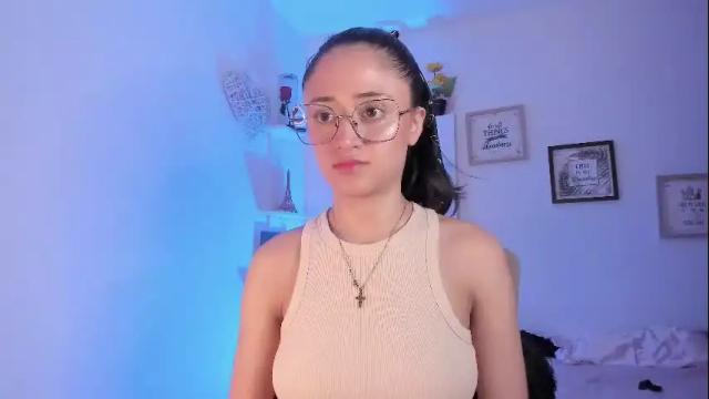 Image 10 of caroliine__ Stream on Chaturbate on 17 days ago