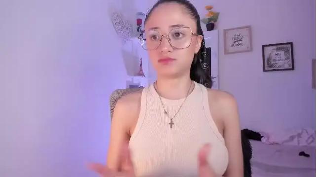 Image 4 of caroliine__ Stream on Chaturbate on 17 days ago