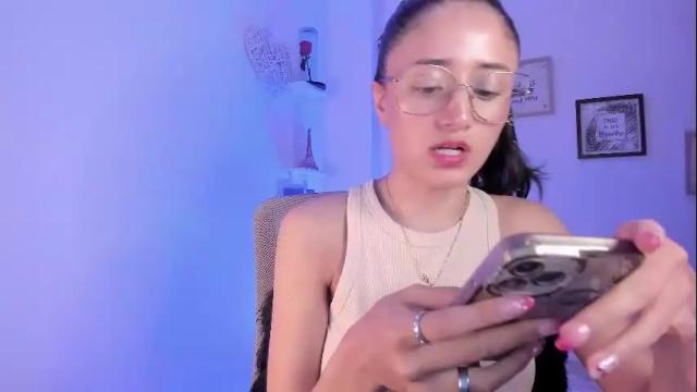 Image 8 of caroliine__ Stream on Chaturbate on 17 days ago