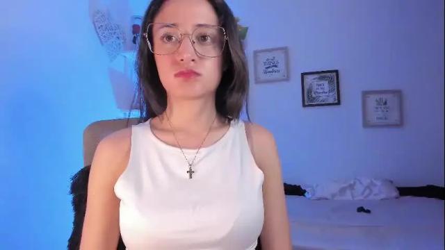 Image 4 of caroliine__ Stream on Chaturbate on 15 days ago