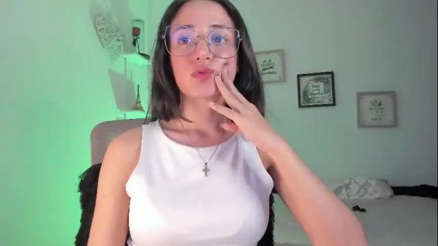 Image 7 of caroliine__ Stream on Chaturbate on 15 days ago
