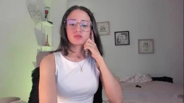 Image 8 of caroliine__ Stream on Chaturbate on 15 days ago