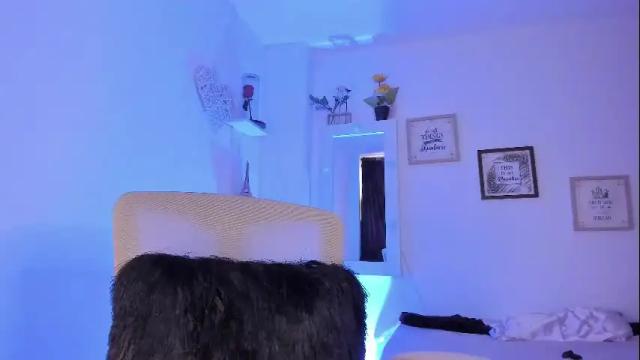 Image 2 of caroliine__ Stream on Chaturbate on 14 days ago