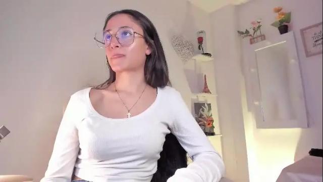 Image 12 of caroliine__ Stream on Chaturbate on 11 days ago