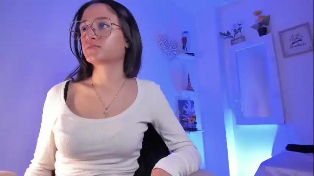 Image 6 of caroliine__ Stream on Chaturbate on 11 days ago