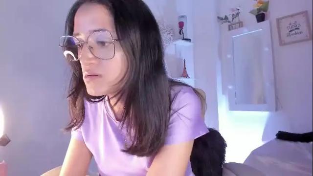 Image 11 of caroliine__ Stream on Chaturbate on 8 days ago