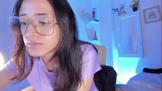 Image 12 of caroliine__ Stream on Chaturbate on 8 days ago