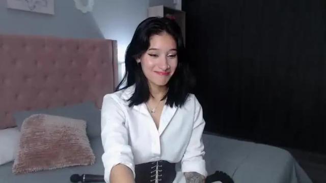 Image 10 of caroliineforbes Stream on Chaturbate on 20 months ago