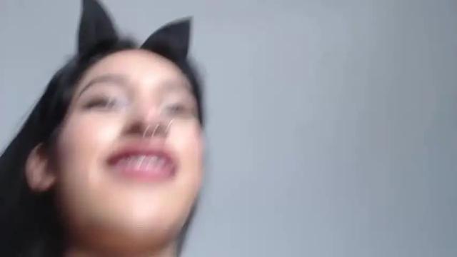 Image 2 of caroliineforbes Stream on Chaturbate on 20 months ago