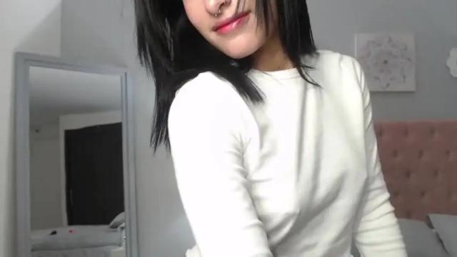 Image 4 of caroliineforbes Stream on Chaturbate on 19 months ago