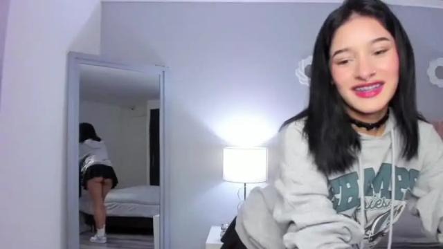 Image 4 of caroliineforbes Stream on Chaturbate on 19 months ago