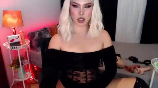 Image 12 of carolina143grey Stream on Chaturbate on 17 months ago