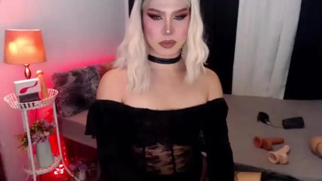 Image 6 of carolina143grey Stream on Chaturbate on 16 months ago