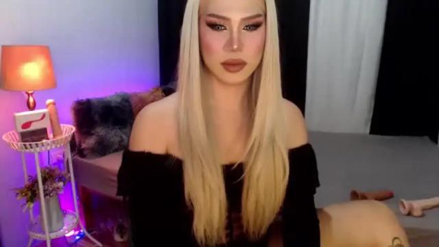 Image 4 of carolina143grey Stream on Chaturbate on 16 months ago