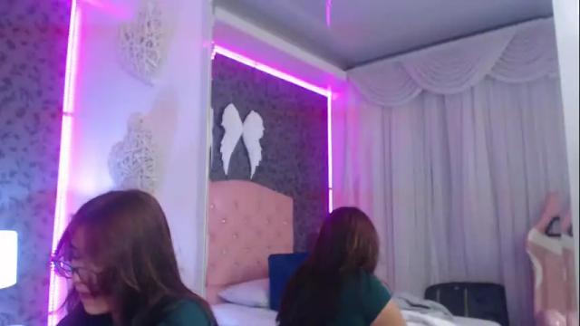 Image 3 of carolina_benneett Stream on Chaturbate on 1 month ago