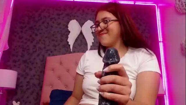 Image 8 of carolina_benneett Stream on Chaturbate on 9 days ago