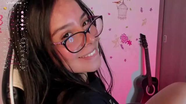 Image 6 of carolina_castro1 Stream on Chaturbate on 12 months ago