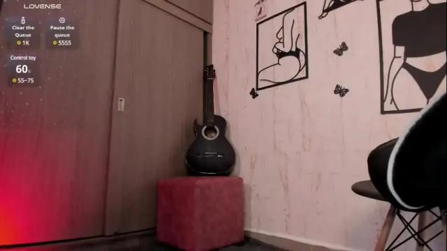 Image 8 of carolina_castro1 Stream on Chaturbate on 1 month ago
