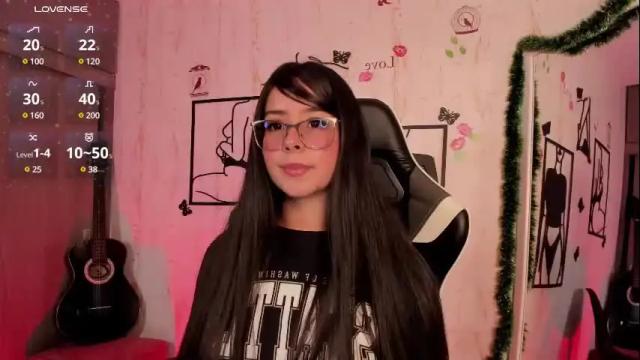 Image 2 of carolina_castro1 Stream on Chaturbate on 4 months ago