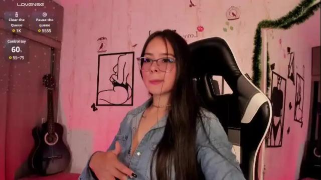 Image 2 of carolina_castro1 Stream on Chaturbate on 4 months ago
