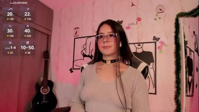 Image 2 of carolina_castro1 Stream on Chaturbate on 4 months ago