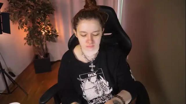 Image 2 of carolina_winter Stream on Chaturbate on 1 month ago