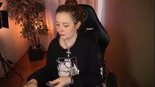 Image 8 of carolina_winter Stream on Chaturbate on 1 month ago