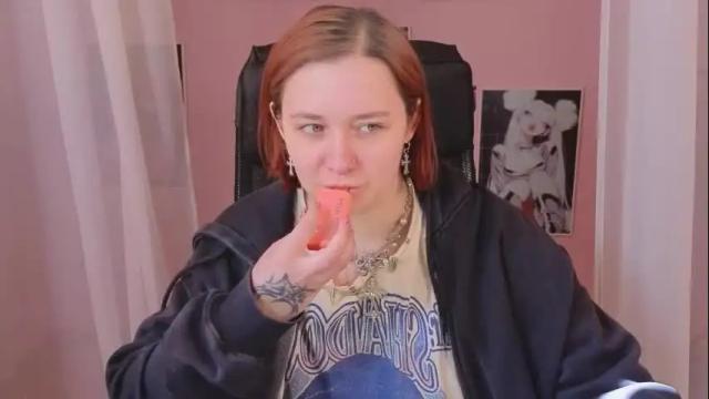 Image 4 of carolina_winter Stream on Chaturbate on 28 days ago