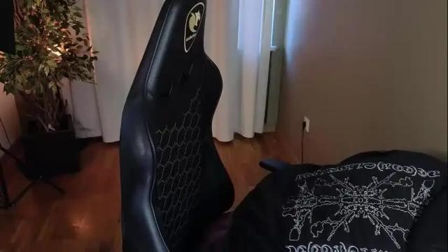 Image 3 of carolina_winter Stream on Chaturbate on 8 days ago
