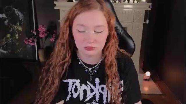 Image 6 of carolina_winter Stream on Chaturbate on 2 months ago