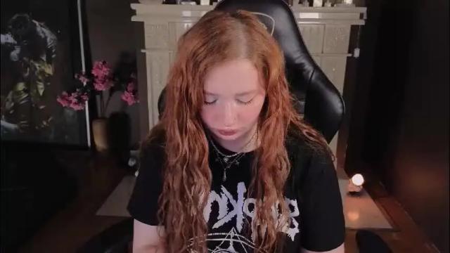 Image 8 of carolina_winter Stream on Chaturbate on 2 months ago