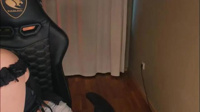 Image 7 of carolina_winter Stream on Chaturbate on 1 month ago