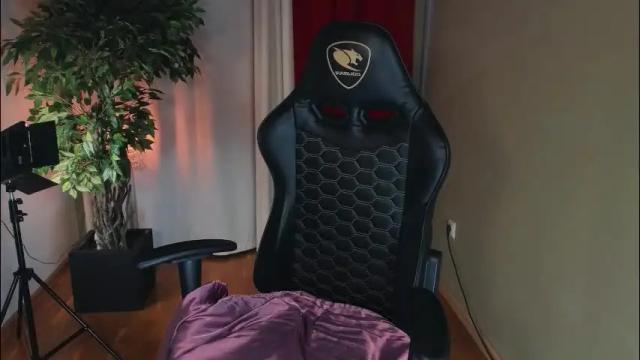 Image 3 of carolina_winter Stream on Chaturbate on 1 month ago