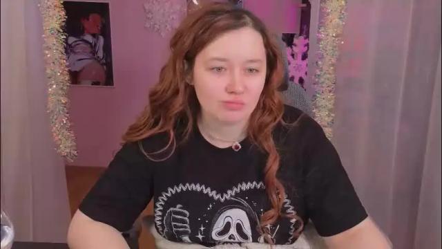 Image 3 of carolina_winter Stream on Chaturbate on 27 days ago