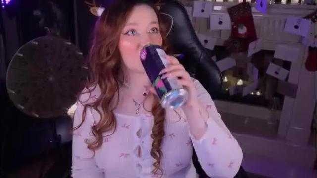 Image 2 of carolina_winter Stream on Chaturbate on 26 days ago