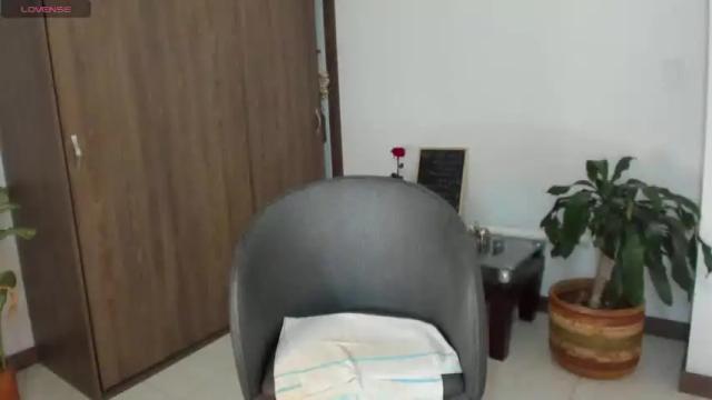 Image 10 of carolina_zaens Stream on Chaturbate on 14 months ago
