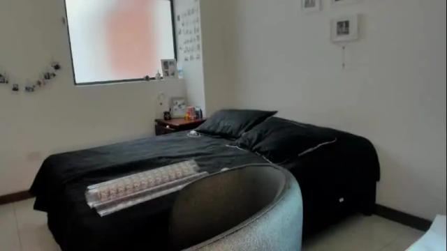 Image 3 of carolina_zaens Stream on Chaturbate on 25 days ago