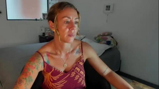Image 3 of carolina_zaens Stream on Chaturbate on 14 days ago