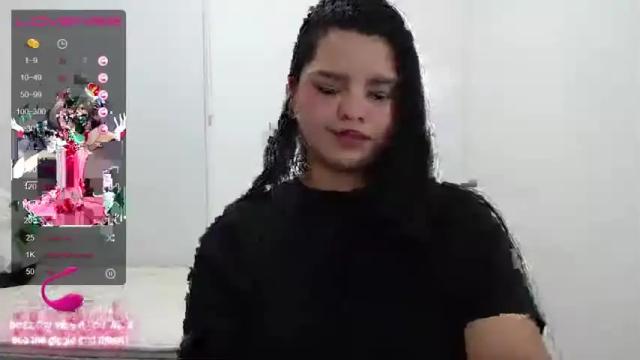 Image 6 of carolinabecerra Stream on Chaturbate on 17 months ago