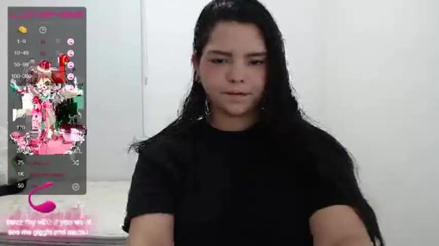 Image 8 of carolinabecerra Stream on Chaturbate on 17 months ago