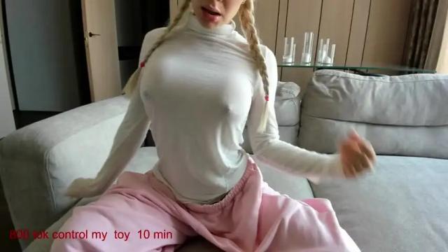 Image 10 of carolinaherera Stream on Chaturbate on 21 days ago