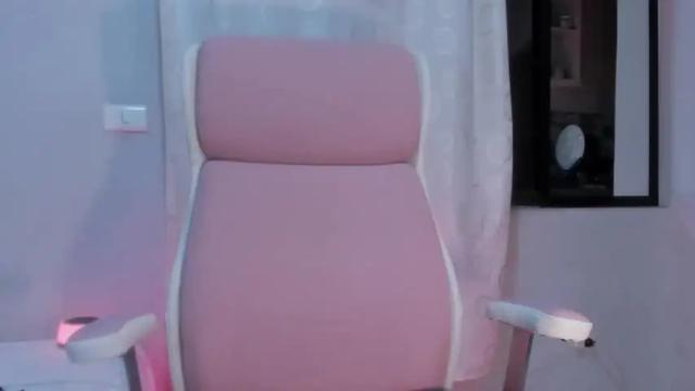 Image 6 of carolinarossees Stream on Chaturbate on 14 months ago