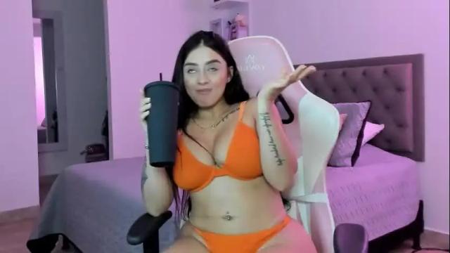 Image 6 of carolinasnt21 Stream on Chaturbate on 2 months ago